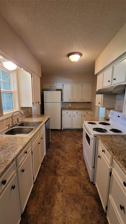 Foto del edificio - 1709 Crestridge Dr