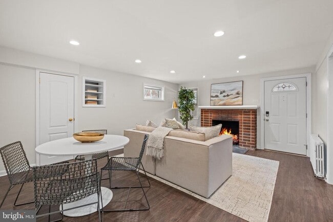 Foto del edificio - 1700 Dewitt Ave