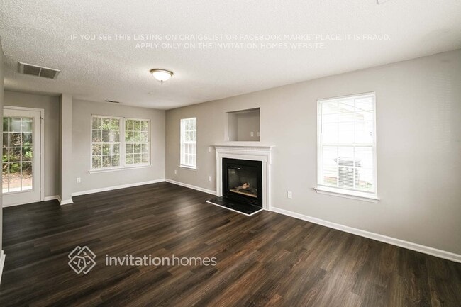 Building Photo - 7122 Lowen Rd