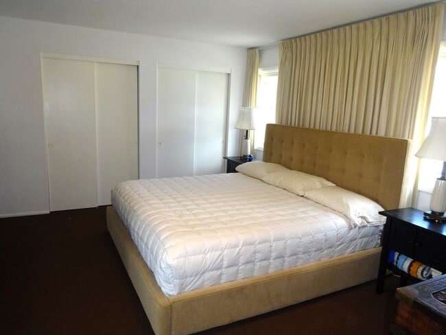 Double closets - 7224 33rd Ave N