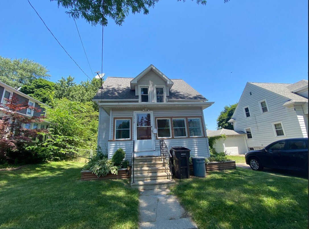 Foto principal - 1318 Leroy St