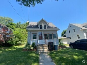 Building Photo - 1318 Leroy St