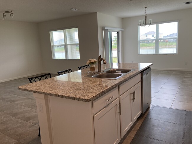 Building Photo - 10789 SW Cremona Way