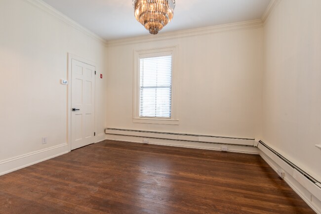 Building Photo - 200 Waterman St