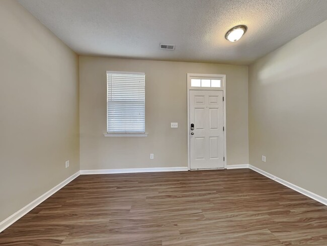 Building Photo - 314 Rondelay Dr