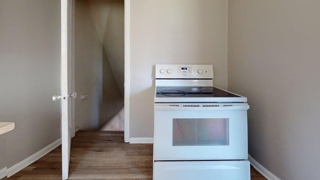 Foto del edificio - 1732 Spring Ave NE