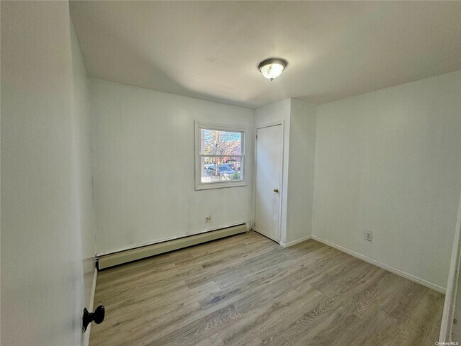 Building Photo - 144-18 182nd Pl