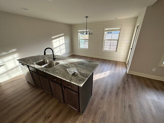 Building Photo - 140 Red Tail Cir