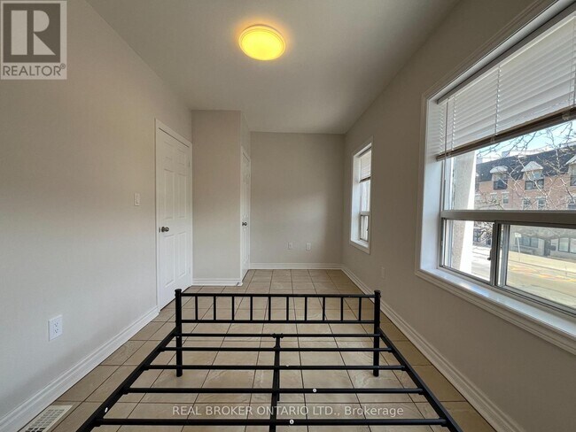 Photo du bâtiment - 1228 Danforth Ave