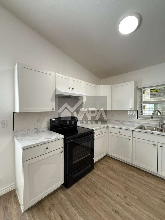 Building Photo - 7729 Narrow Pass St