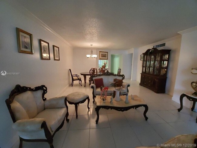 Foto del edificio - 1750 NE 191st St