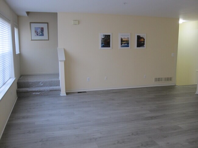 Building Photo - 2806 Barclay Wy