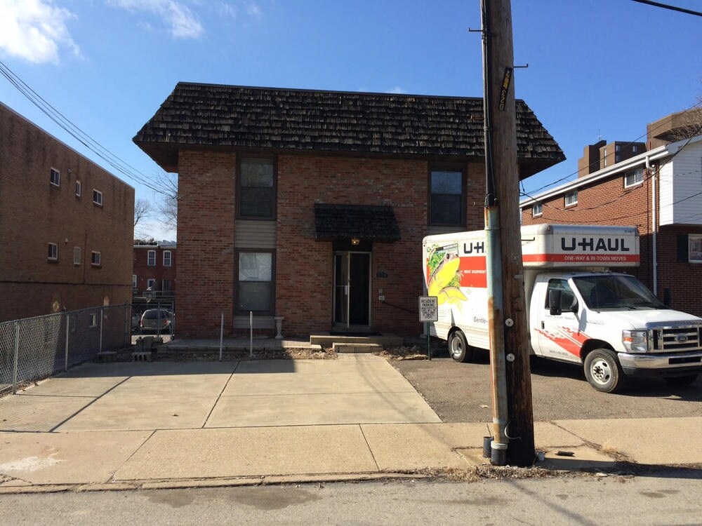 136 Oneida St, Pittsburgh, PA 15211 Apartments in Pittsburgh, PA