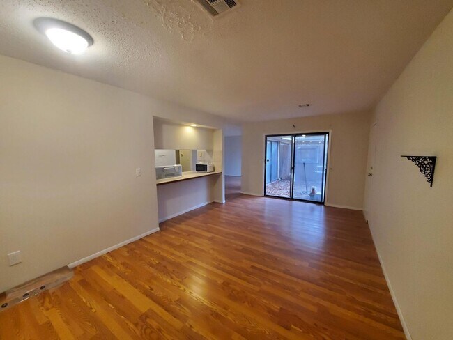 Foto del edificio - 504 S Paula Ave