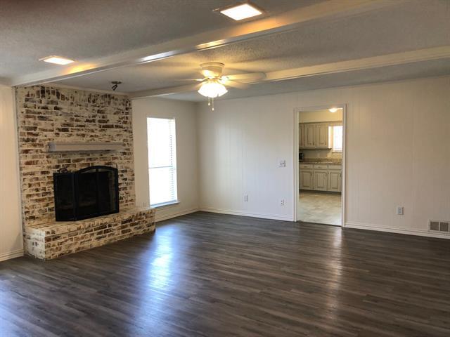 Foto del edificio - 2120 Teakwood Ln