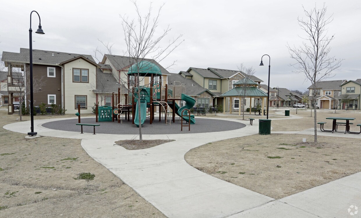 Building Photo - Buckeye Trails Commons