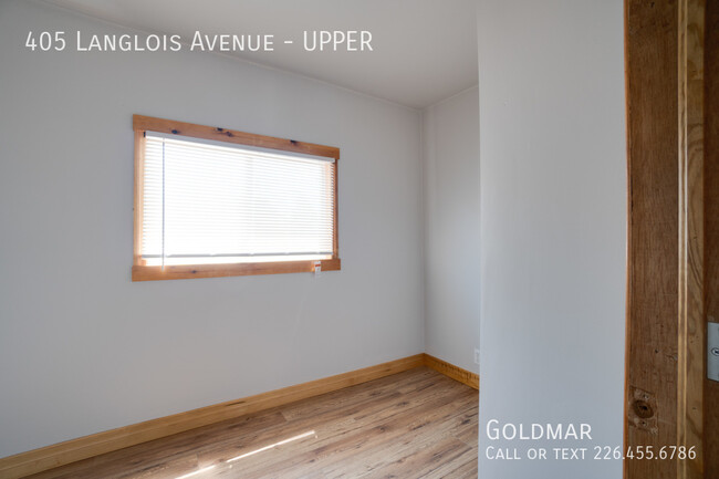 Building Photo - Cute 2 BD + Den 1 Bath Upper Duplex in the...