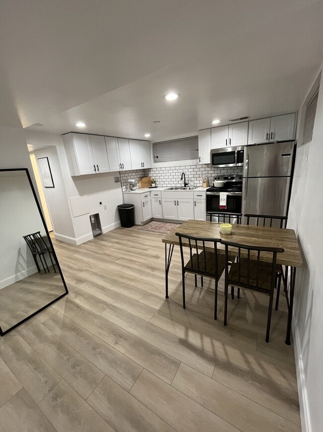 Building Photo - Basement 1155