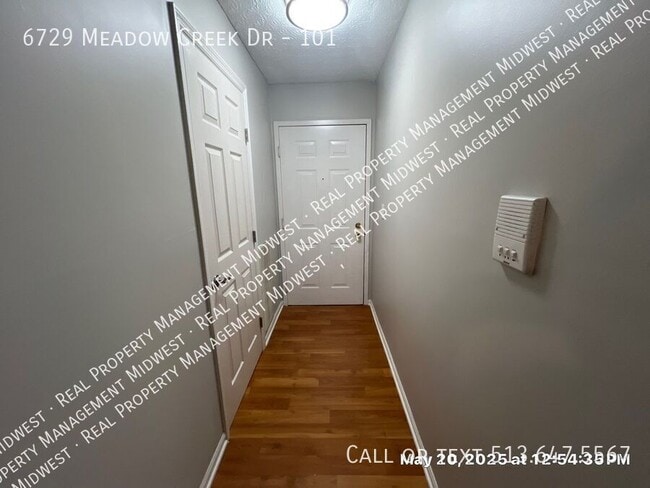 Building Photo - 6729 Meadow Creek Dr