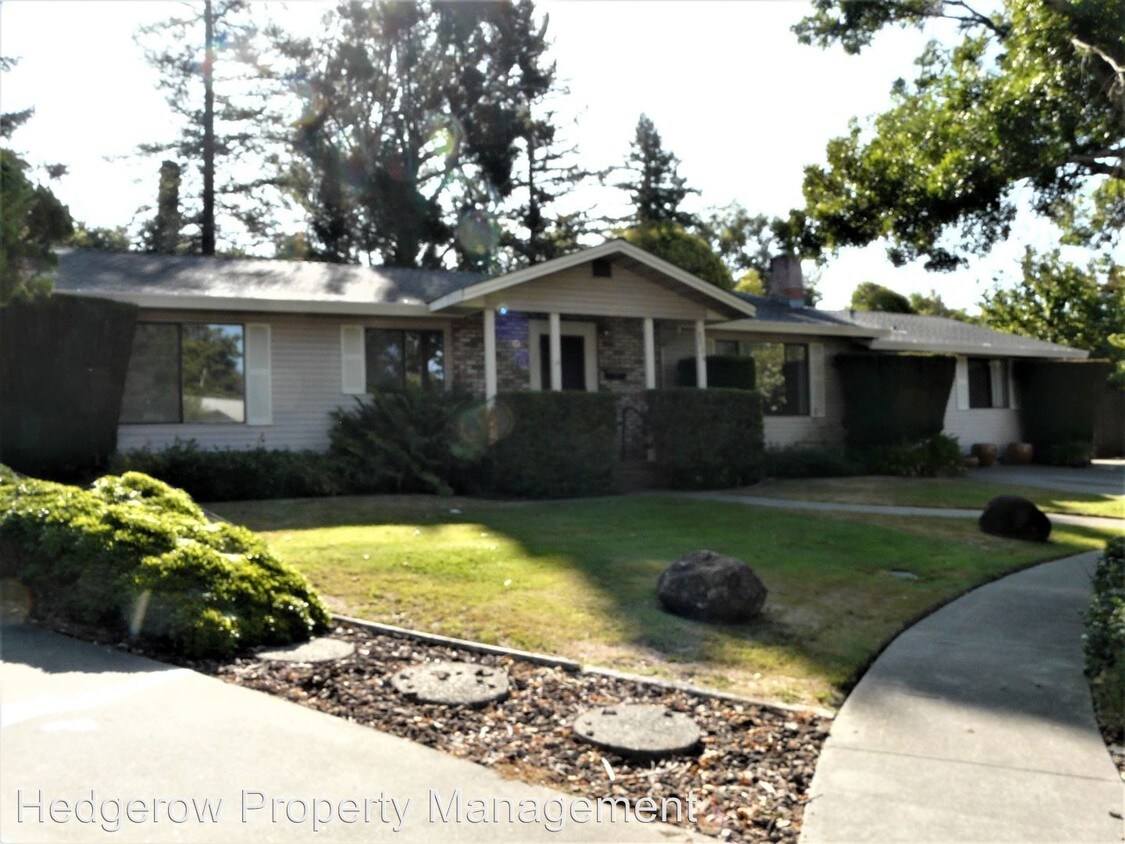 Primary Photo - 3 br, 3 bath House - 2534 Oakwood Court