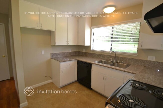 Foto del edificio - 4415 Patterson Dr