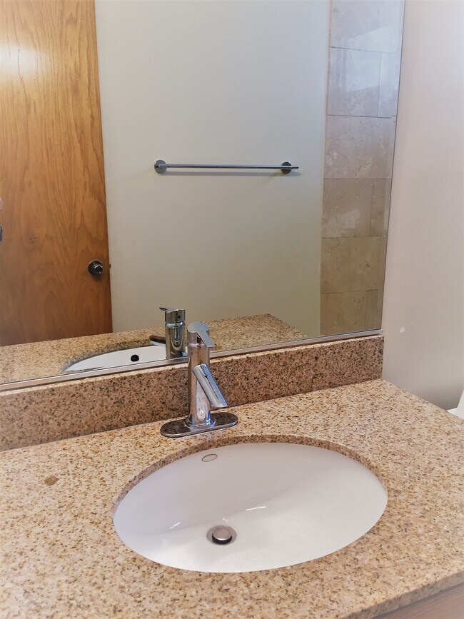 Foto del edificio - 10961 Palms Blvd