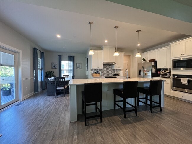 Building Photo - 2212 Nottoway Dr