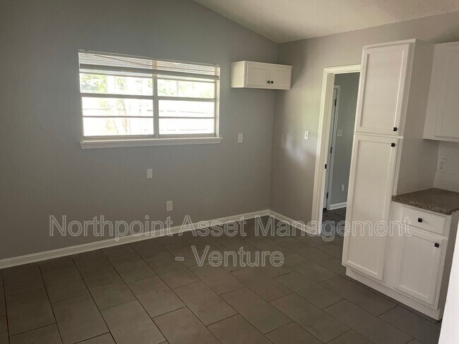 Foto del edificio - 1508 Winfield Ave