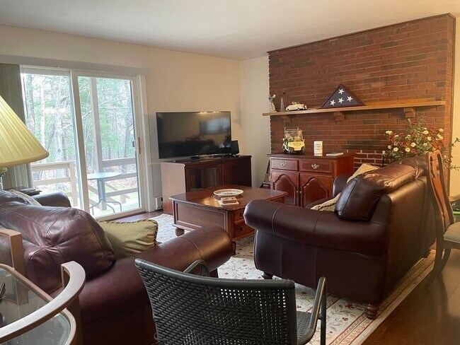 Foto del edificio - 161 Highwood Dr