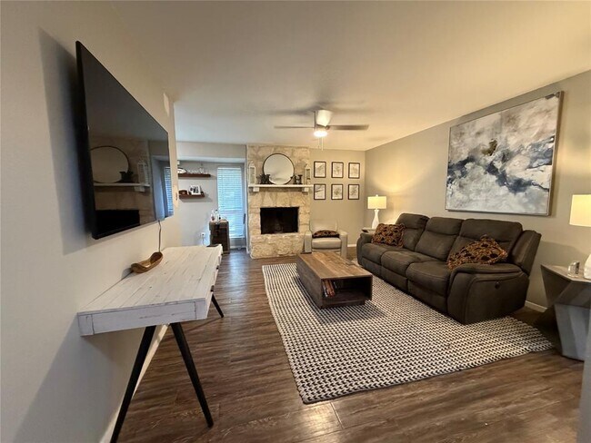 Foto del edificio - 1400 Vista Ridge Cove