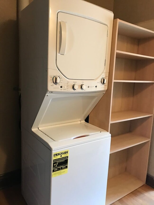 Building Photo - 5 S Broadway