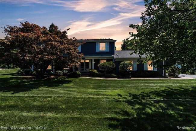 Building Photo - 3015 High Pointe Ct