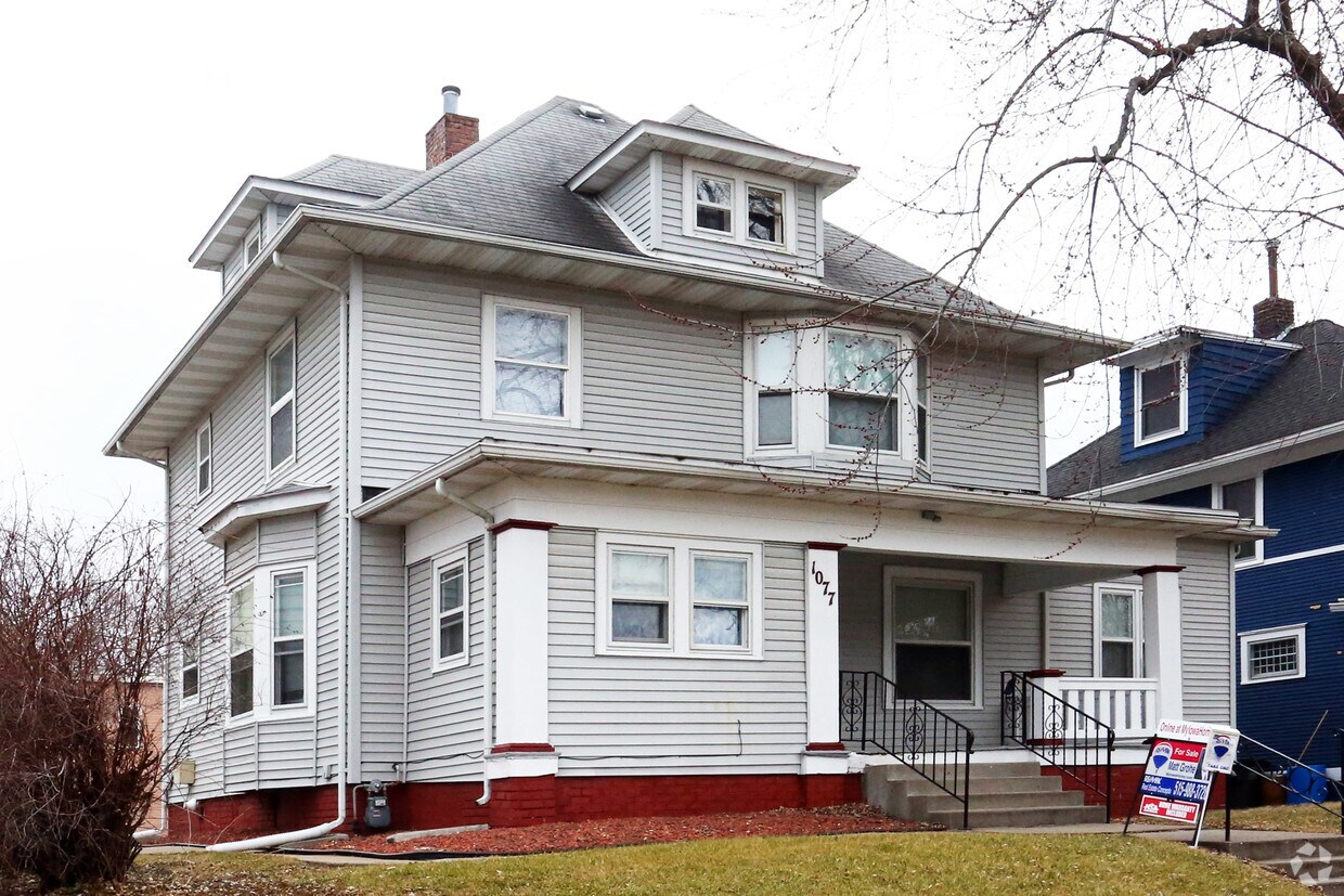 Building Photo - 1077 27th St