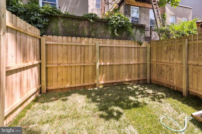 Foto del edificio - 2113 N Darien St