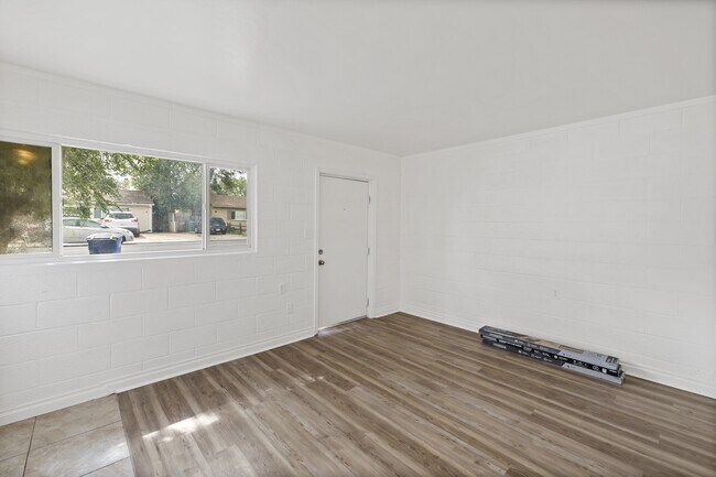 Building Photo - 1135 Valley Manor Ct