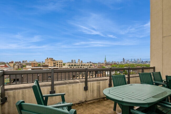 Foto del edificio - 1635 W Belmont Ave