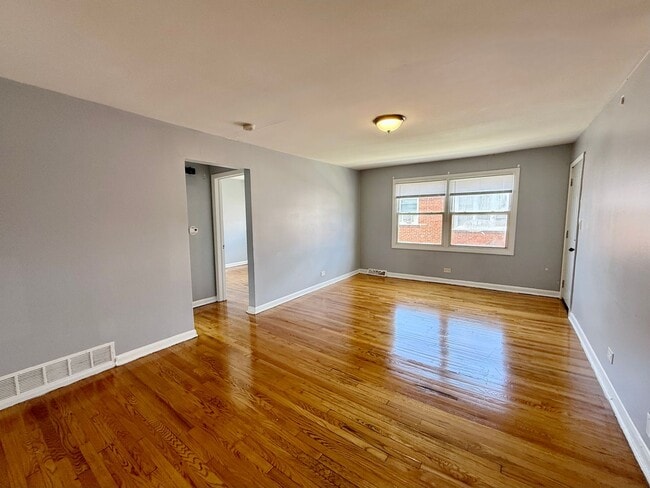 Building Photo - 122 N Menard Ave