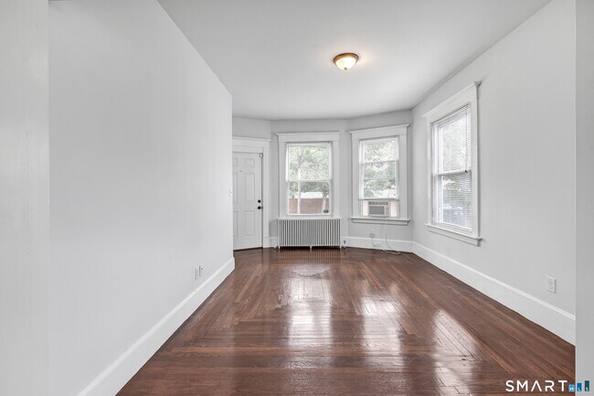 Foto del edificio - 64 Brownell St