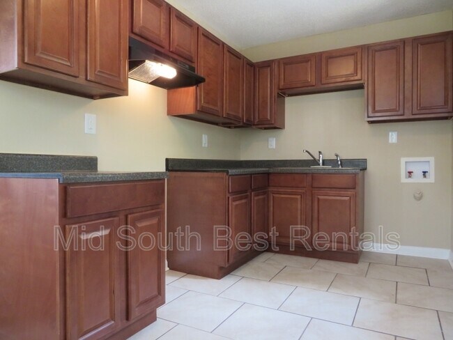 Building Photo - 3437 Rochester Rd