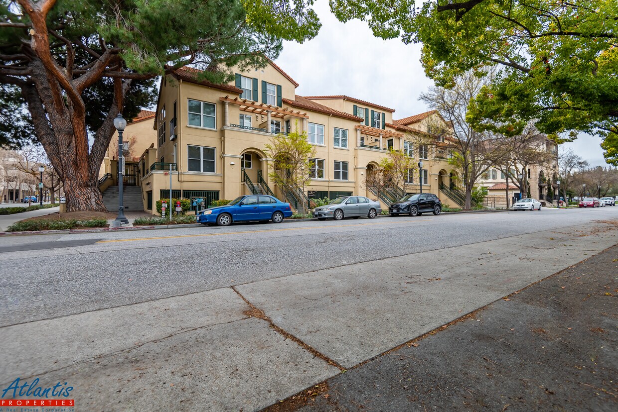 Primary Photo - 108 Bryant St