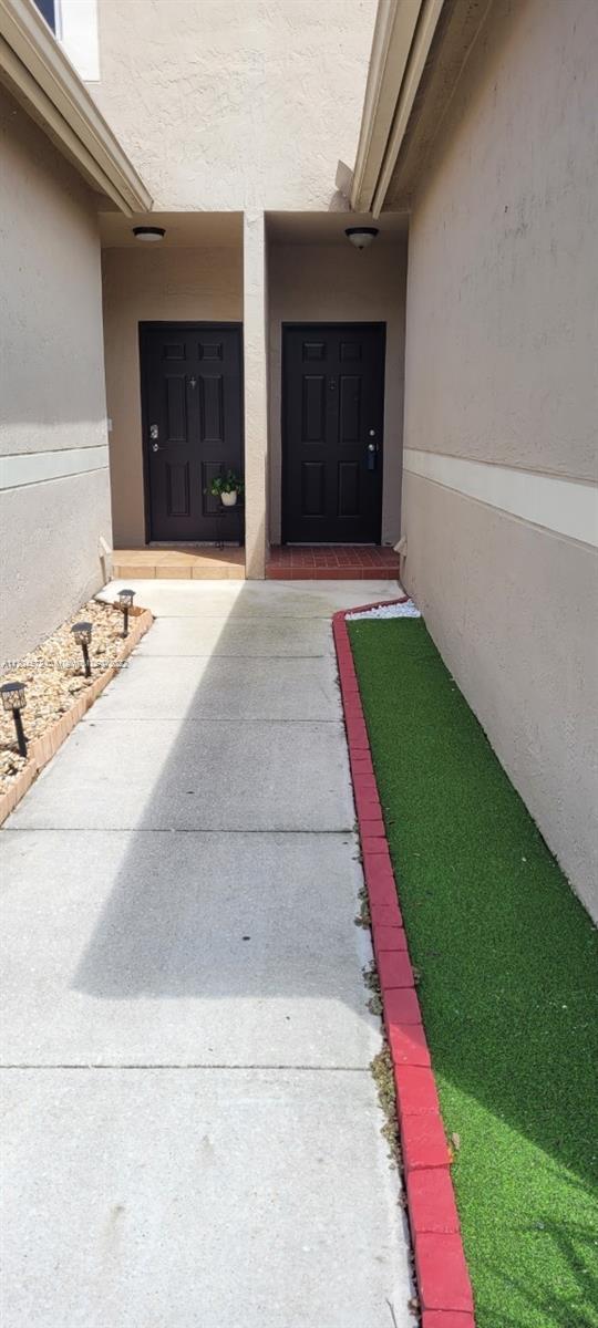 Building Photo - 1210 Sorrento Dr