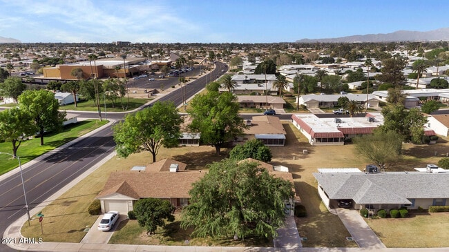 Foto del edificio - 10303 W Prairie Hills Cir