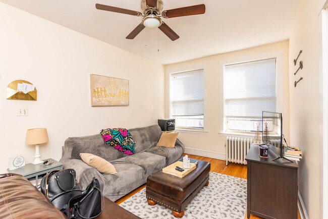 Foto del edificio - 4008 N Wolcott Ave