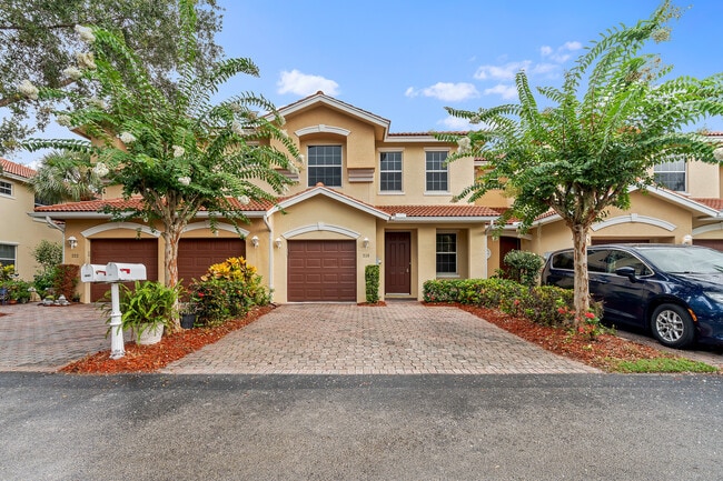 Building Photo - The Enclave at St. Lucie West