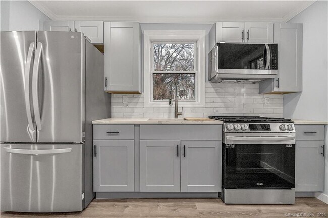 Building Photo - 257 High Ridge Dr