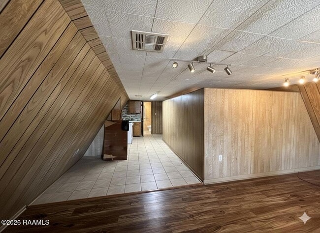 Building Photo - 547 E Pont Des Mouton Rd