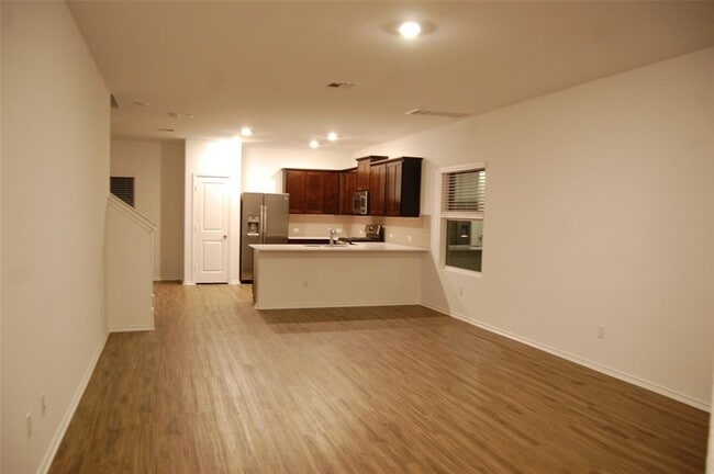 Foto del edificio - 3301 Dusted Daisey St