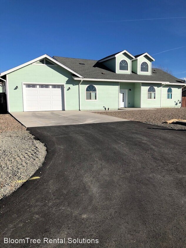 Primary Photo - 3 br, 2 bath House - 7908 E Roundup Drive