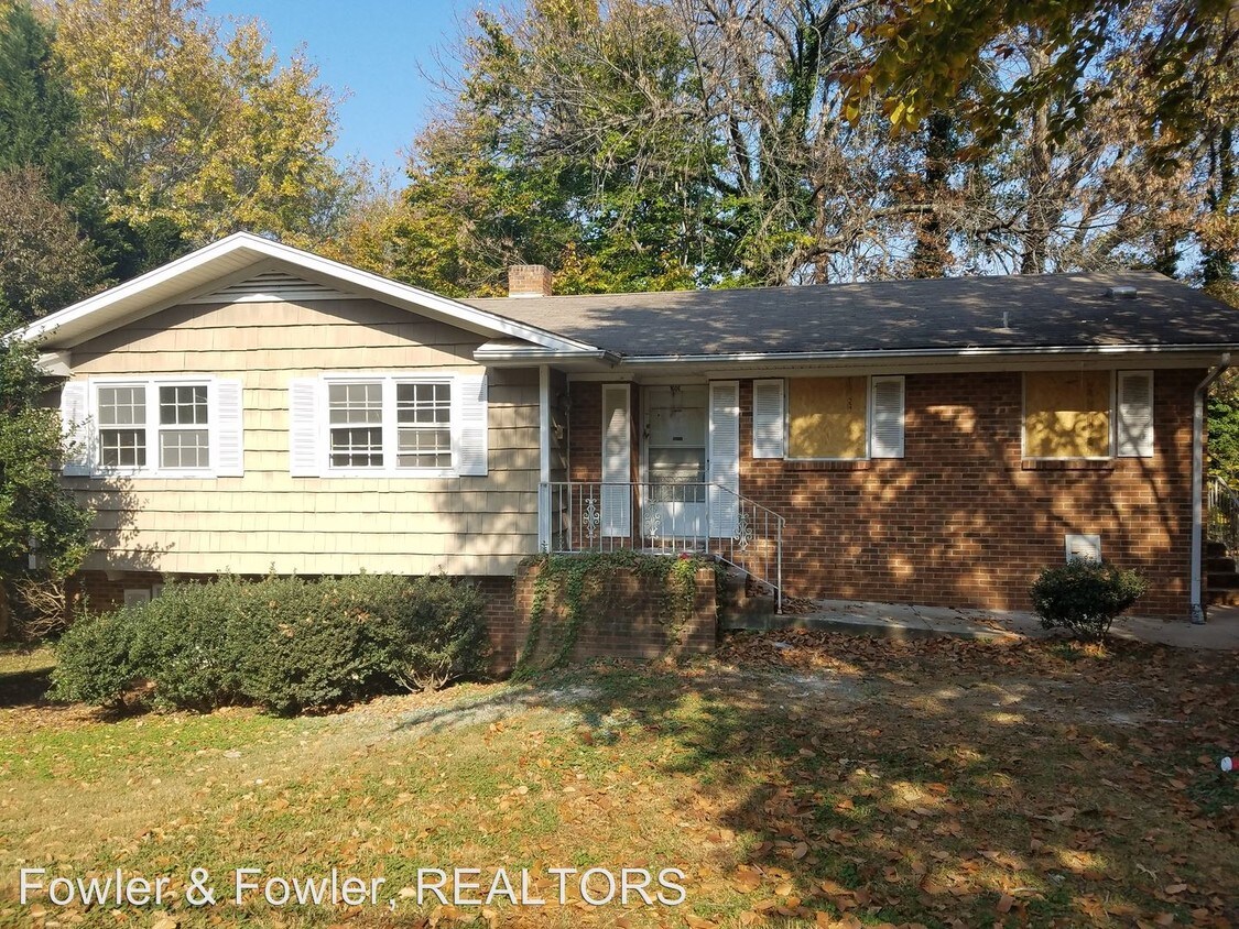Primary Photo - 1606 Efland Dr