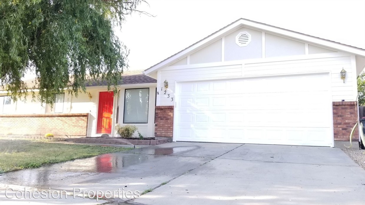 Primary Photo - 3 br, 2 bath House - 1233 W. Darrah Dr